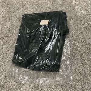 Green Gildan sweatpants